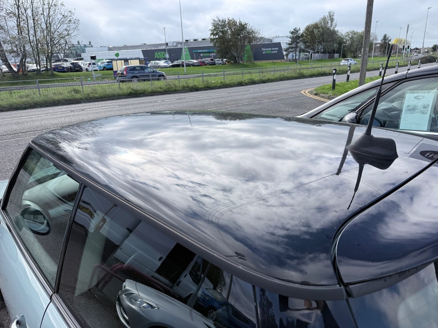 Used MINI Hatch 2011 for sale - 76379875: Photo 8