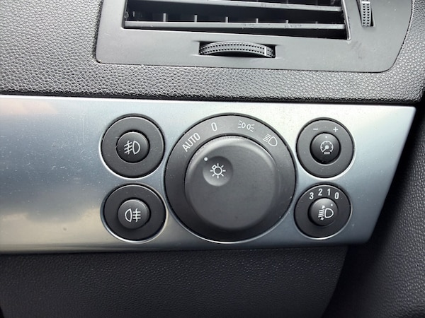 Used Vauxhall Astra 2008 for sale - 76301196: Photo 21