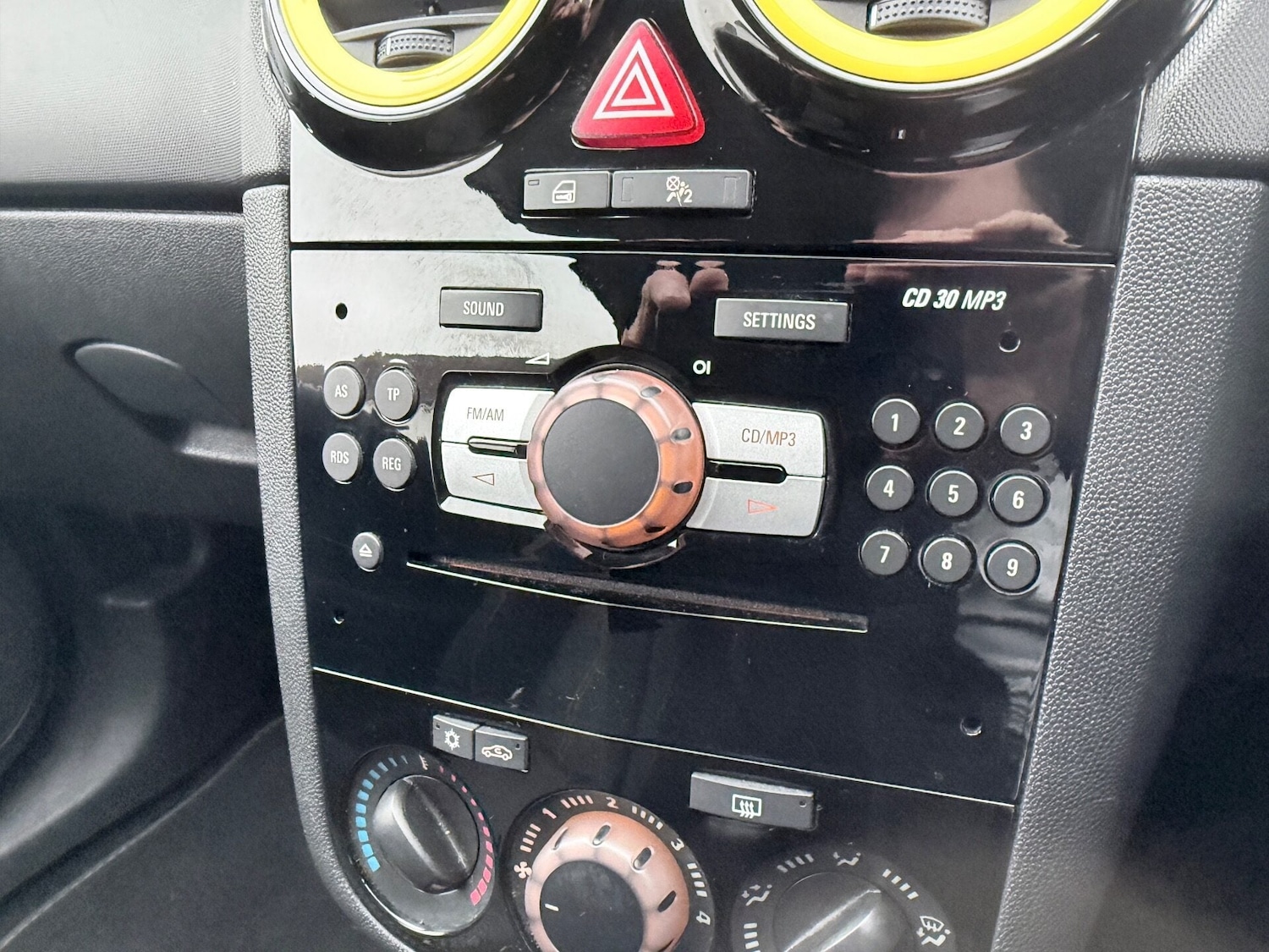 Used Vauxhall Corsa 2011 for sale - 77651564: Photo 15