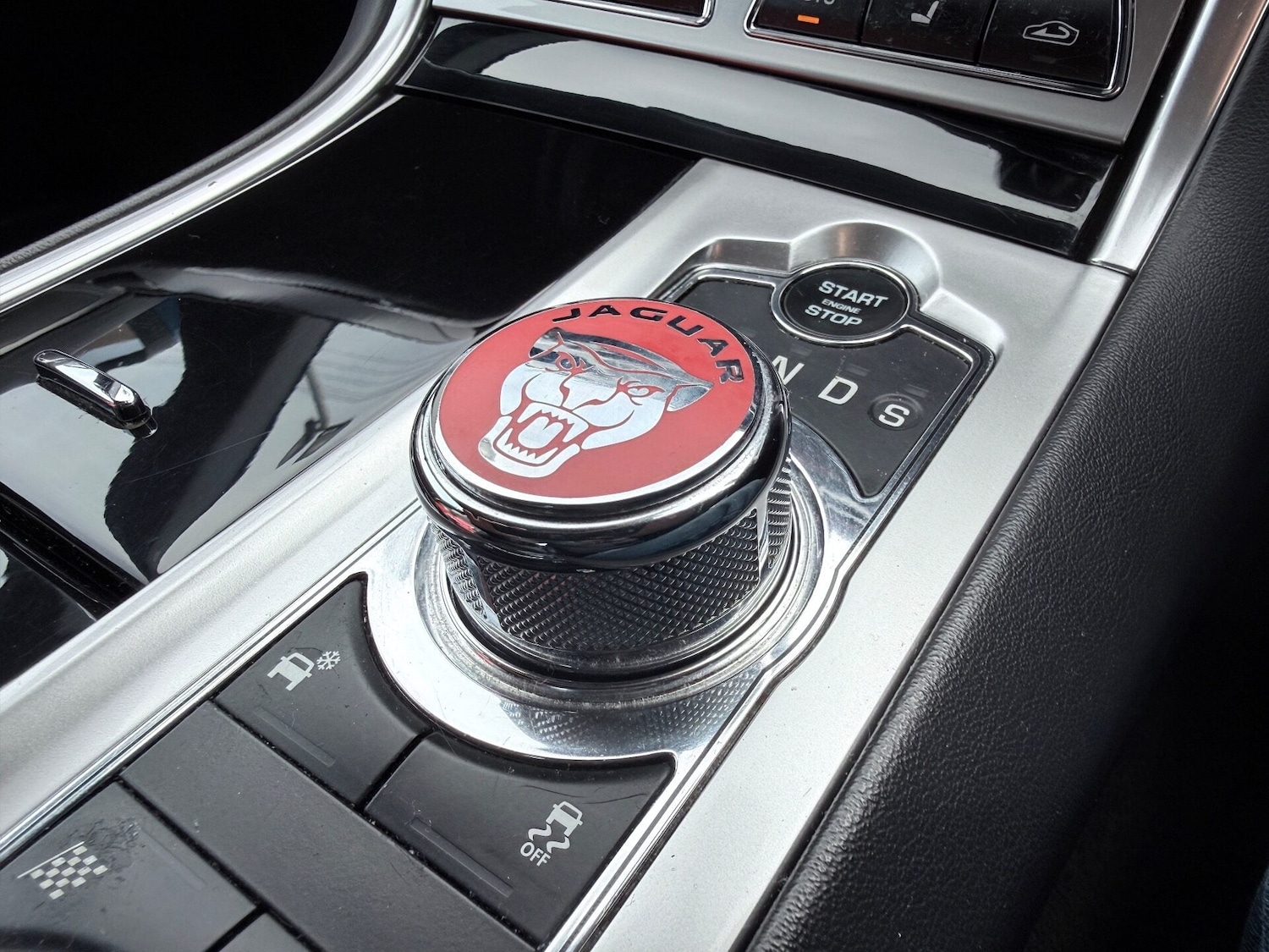 Used Jaguar XF 2015 for sale - 76723978: Photo 16