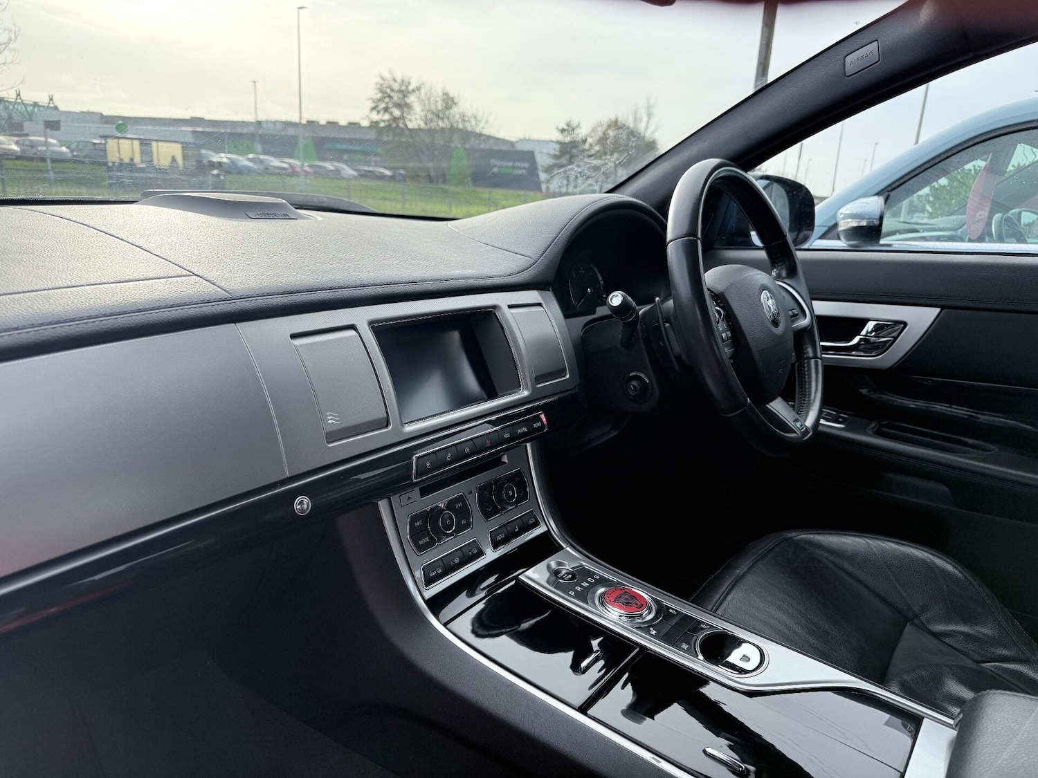 Used Jaguar XF 2015 for sale - 76723978: Photo 8