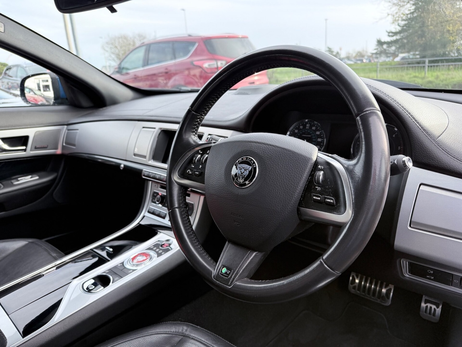 Used Jaguar XF 2015 for sale - 76723978: Photo 9