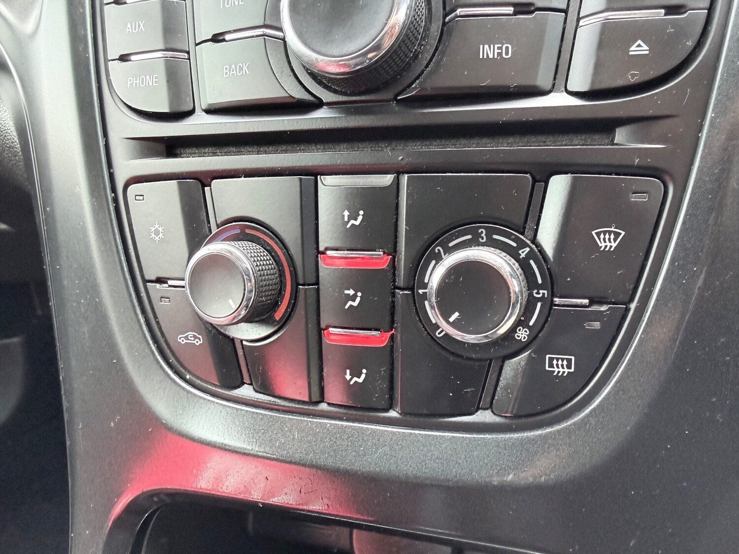 Used Vauxhall Astra 2012 for sale - 77247500: Photo 13