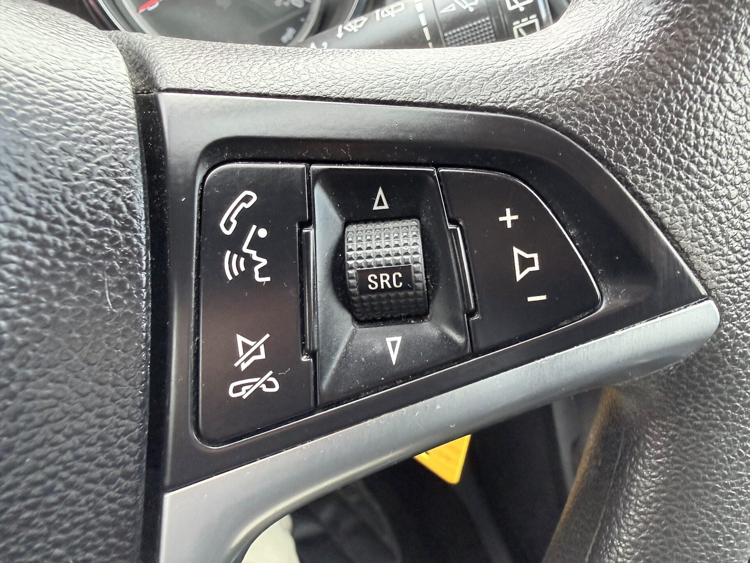 Used Vauxhall Astra 2012 for sale - 77247500: Photo 17