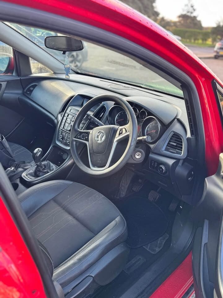 Used Vauxhall Astra 2012 for sale - 77247500: Photo 3