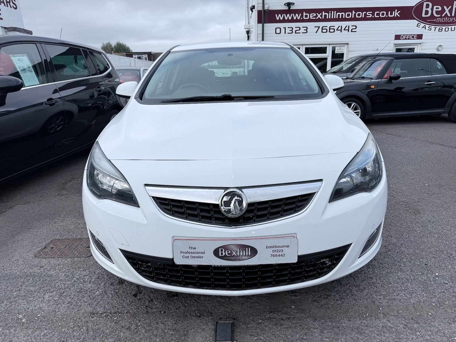 Used Vauxhall Astra 2011 for sale - 76069817: Photo 3