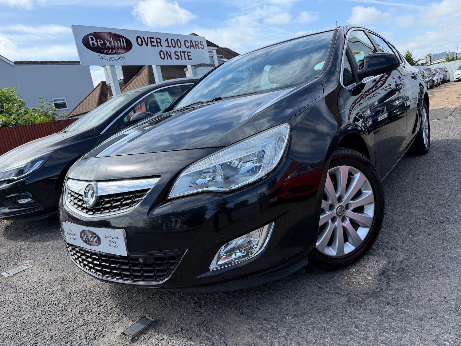Used Vauxhall Astra 2010 for sale - 77562945: Photo 2