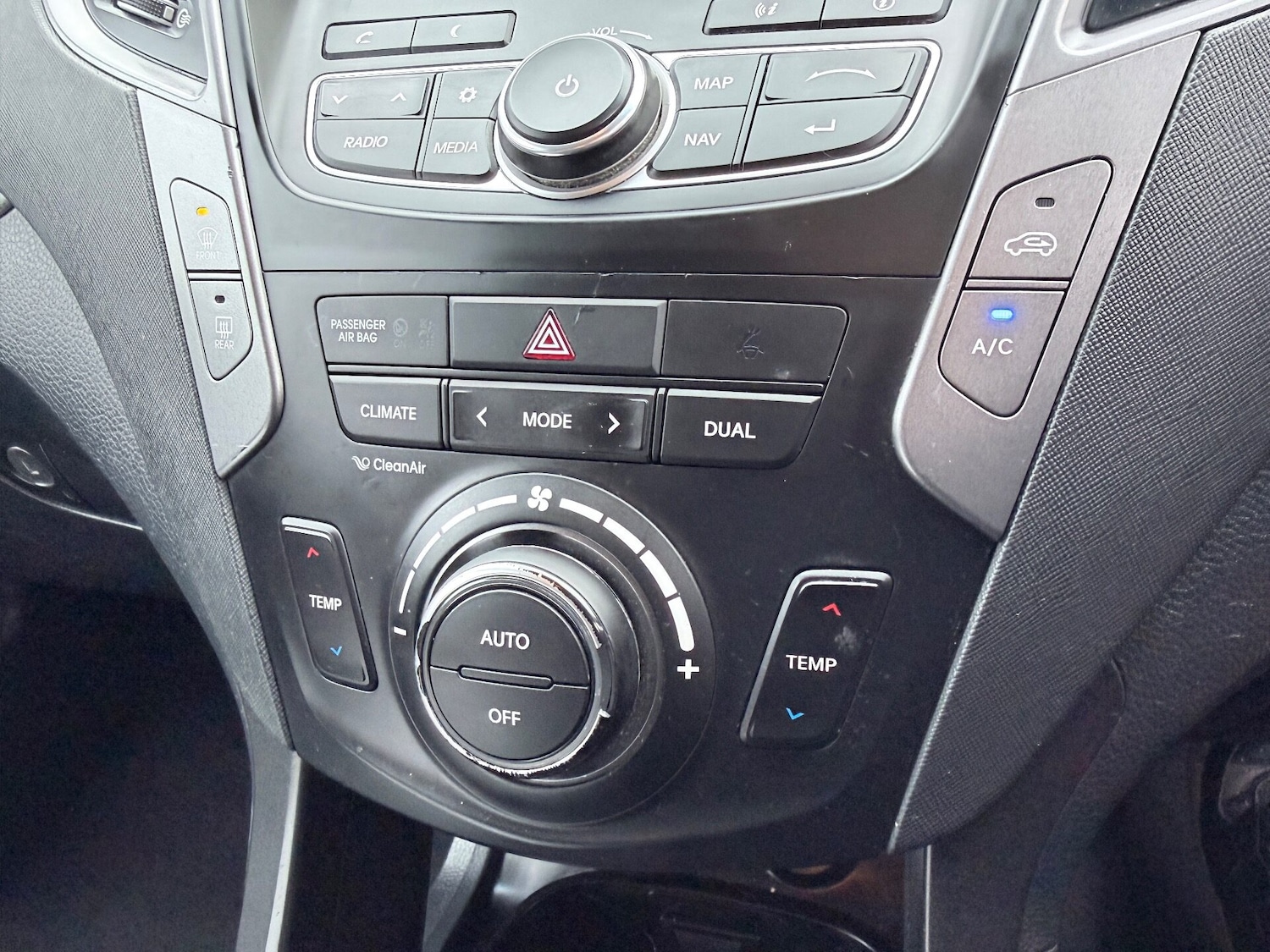 Used Hyundai Santa Fe 2013 for sale - 76558405: Photo 17