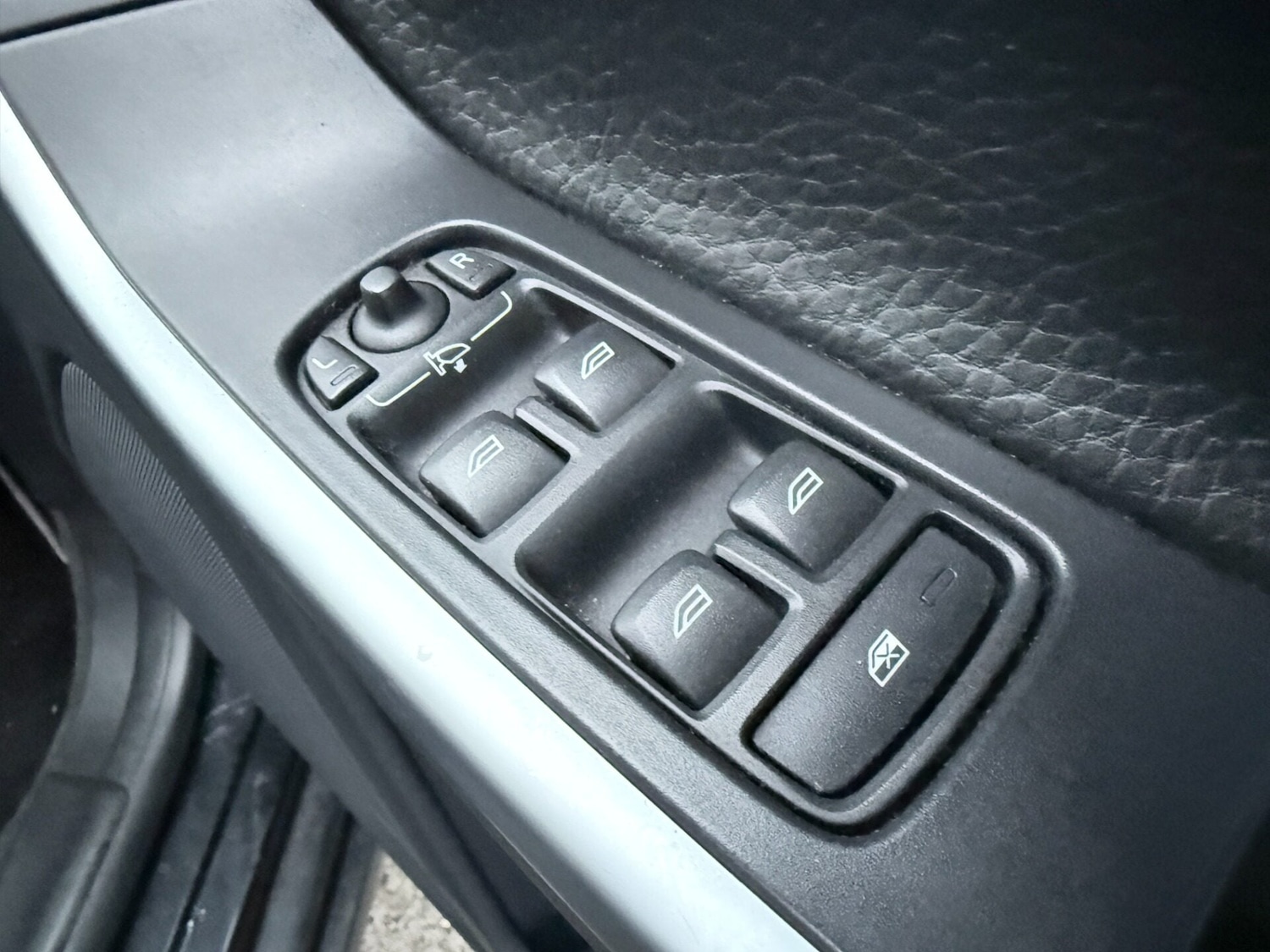 Used Volvo XC60 2011 for sale - 77138725: Photo 21