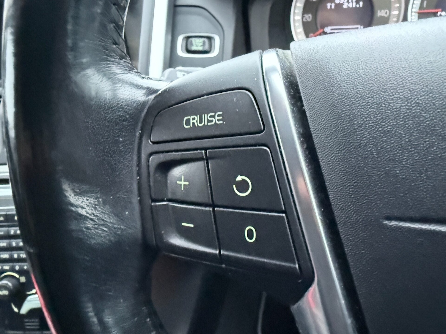 Used Volvo XC60 2011 for sale - 77138725: Photo 22