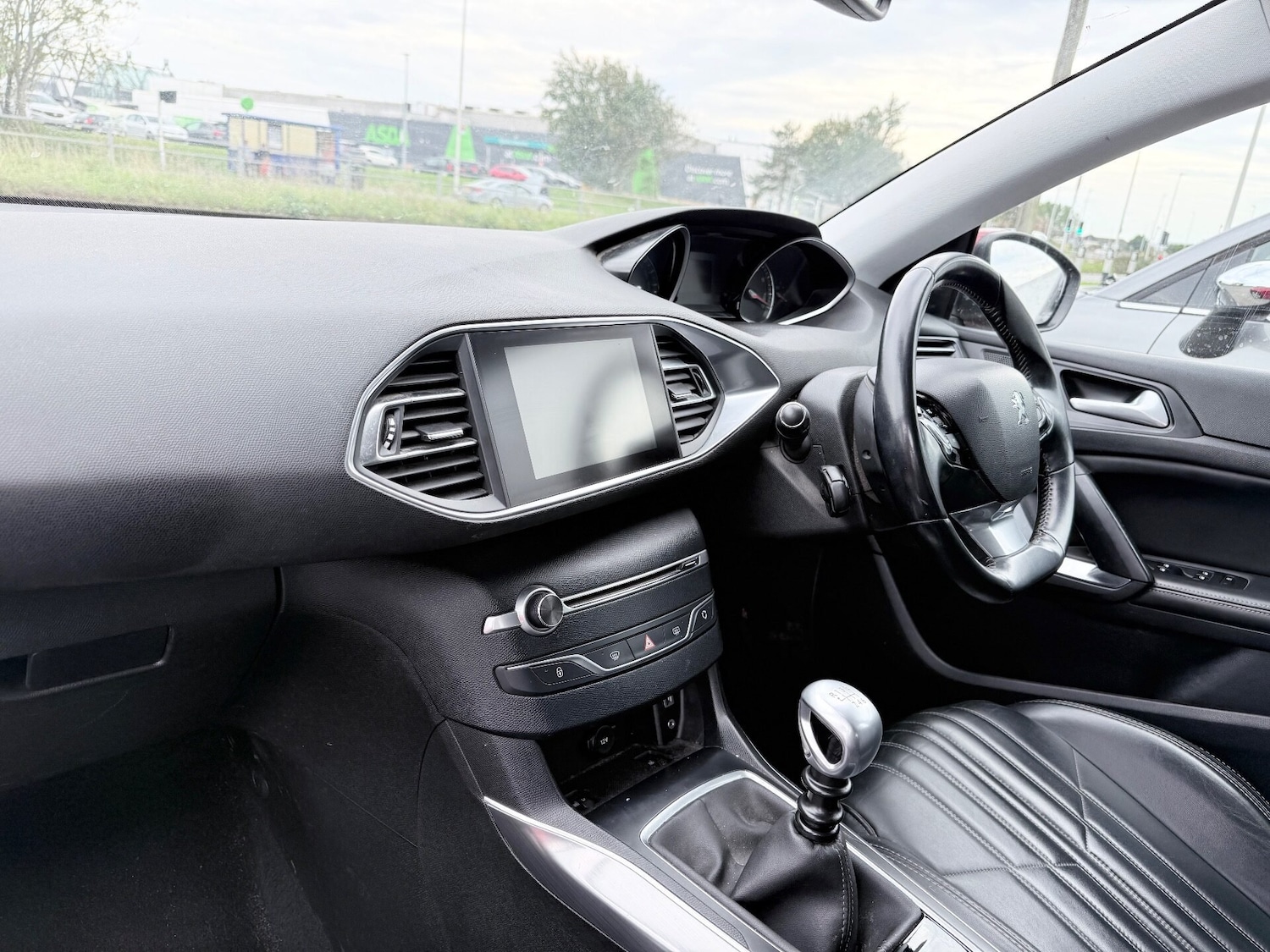 Used Peugeot 308 2017 for sale - 76102692: Photo 8