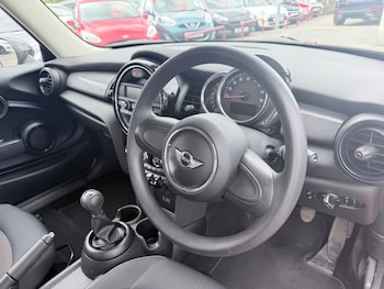 Used MINI Hatch 2018 for sale - 79551472: Photo