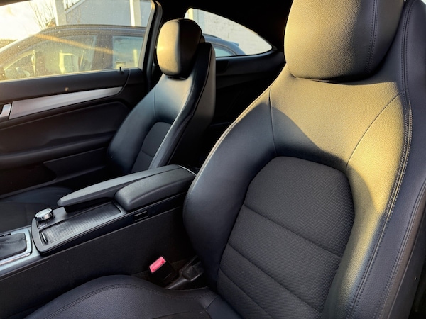 Used Mercedes-Benz C-Class 2011 for sale - 73592680: Photo 11