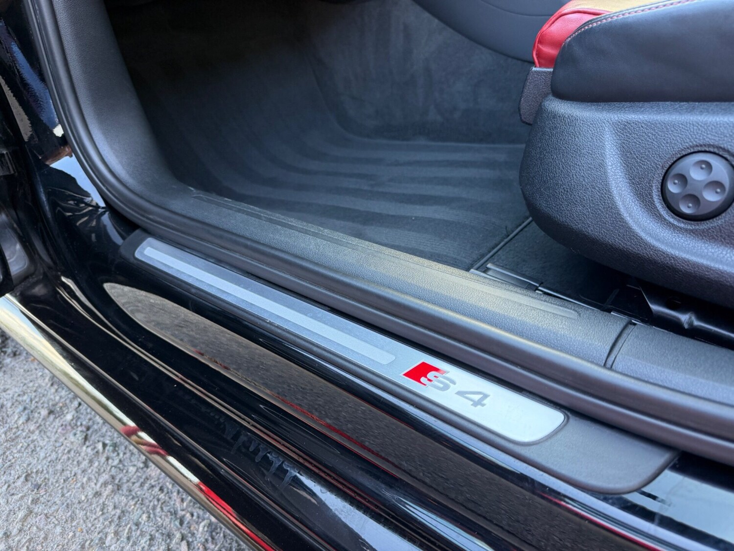 Used Audi A4 2013 for sale - 75987392: Photo 17