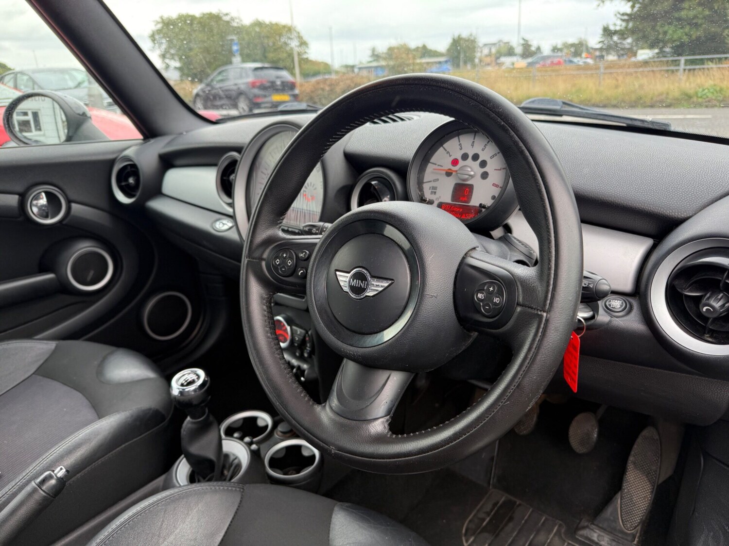 Used MINI Convertible 2011 for sale - 75683737: Photo 10