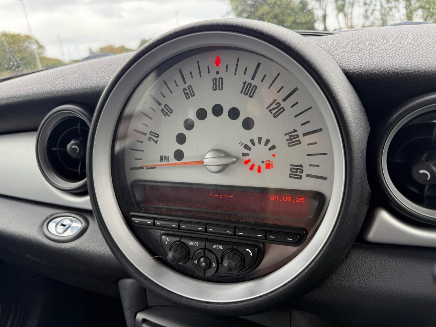 Used MINI Convertible 2011 for sale - 75683737: Photo 14