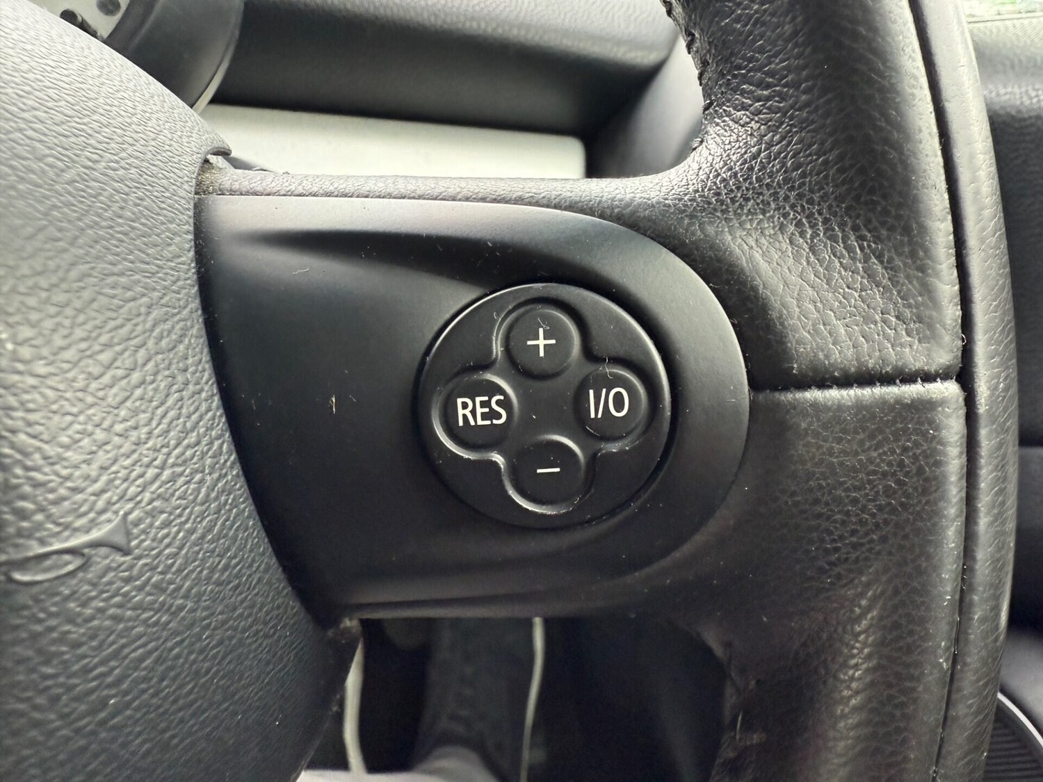 Used MINI Convertible 2011 for sale - 75683737: Photo 15