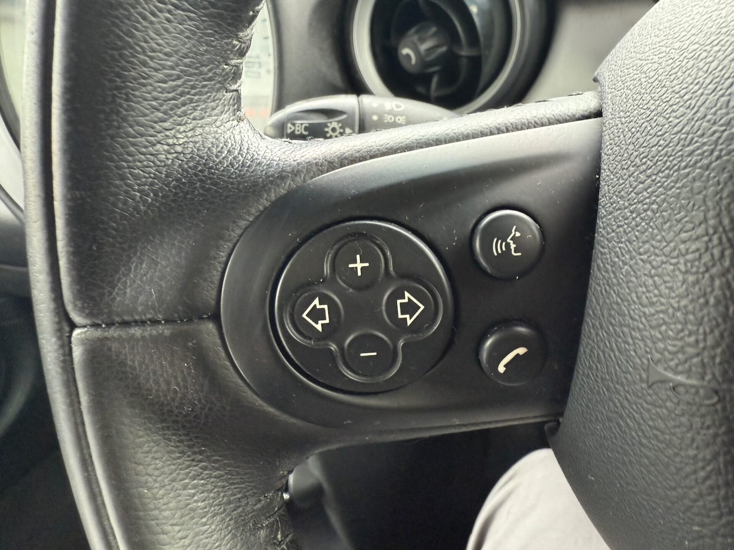 Used MINI Convertible 2011 for sale - 75683737: Photo 16