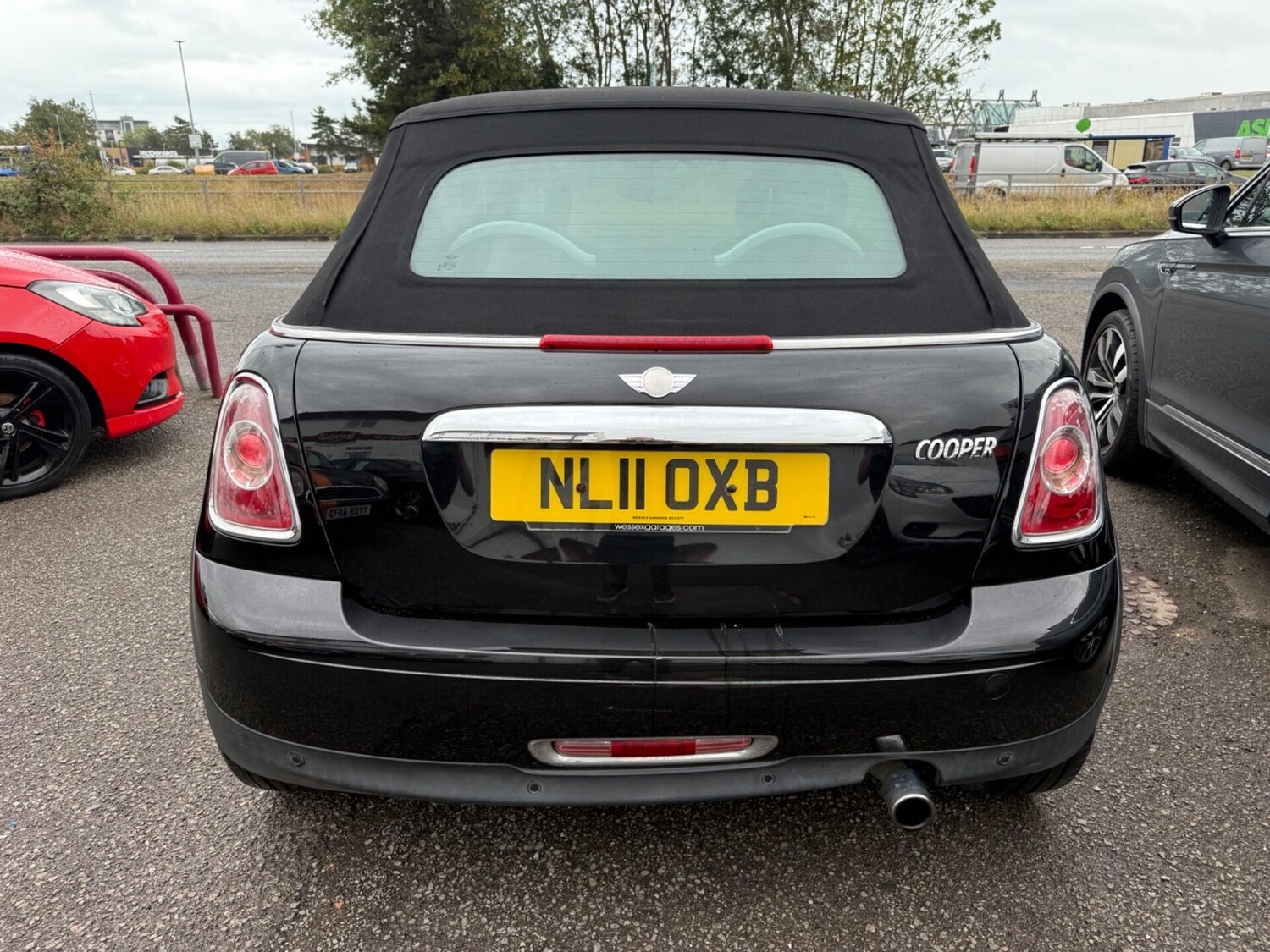 Used MINI Convertible 2011 for sale - 75683737: Photo 6