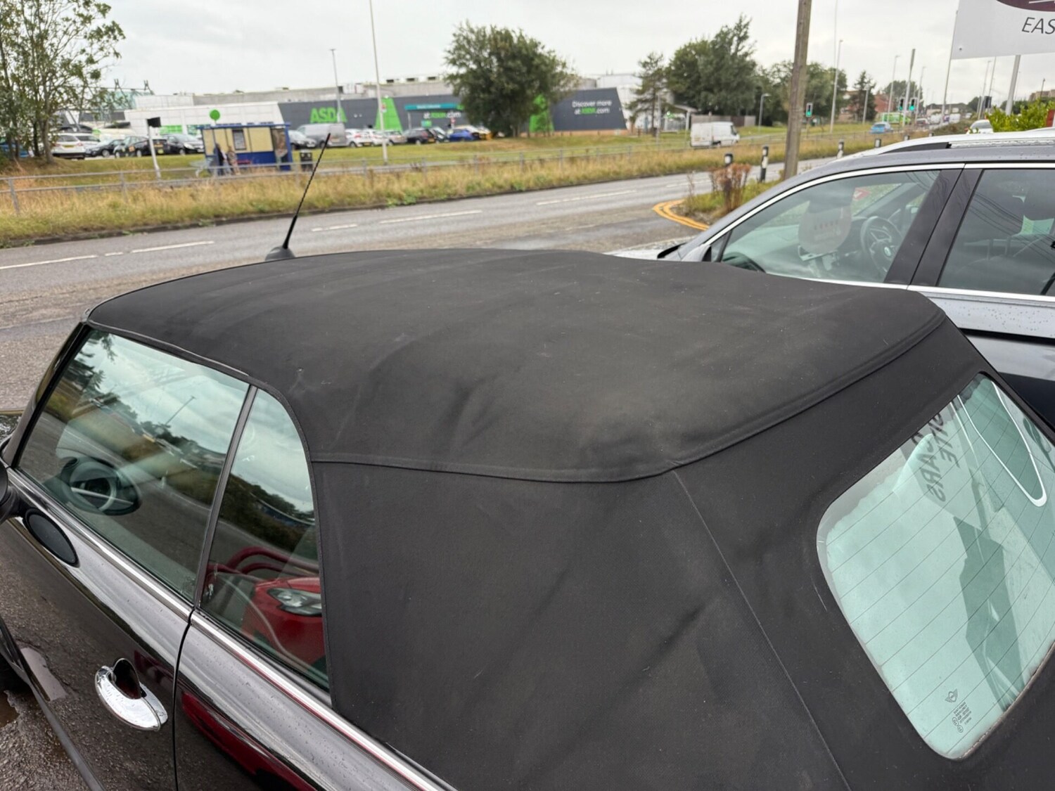 Used MINI Convertible 2011 for sale - 75683737: Photo 8