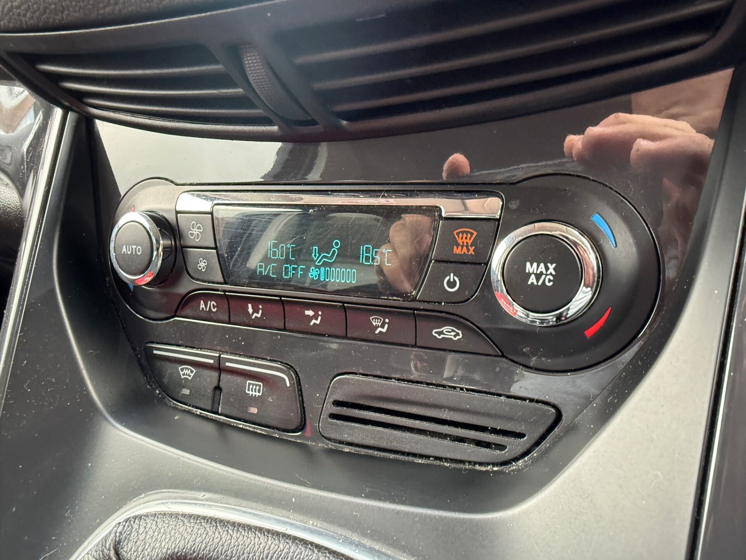 Used Ford Kuga 2014 for sale - 75426325: Photo 15