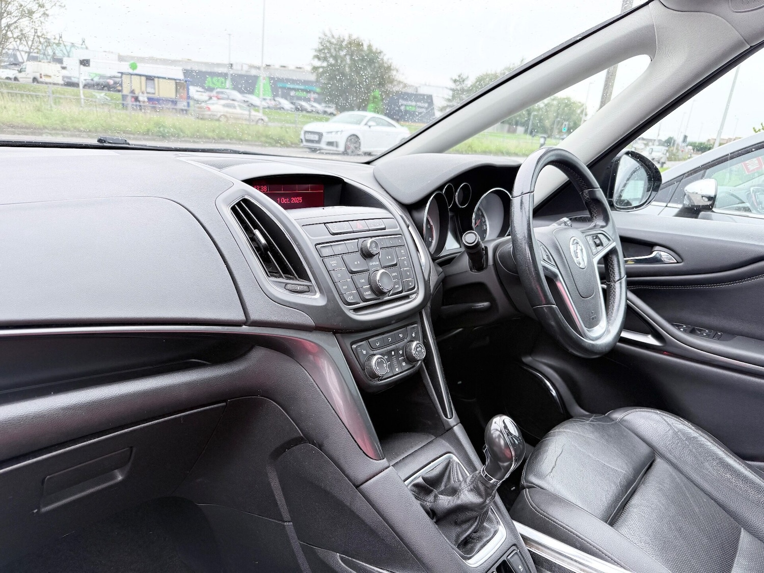 Used Vauxhall Zafira 2015 for sale - 76097032: Photo 7