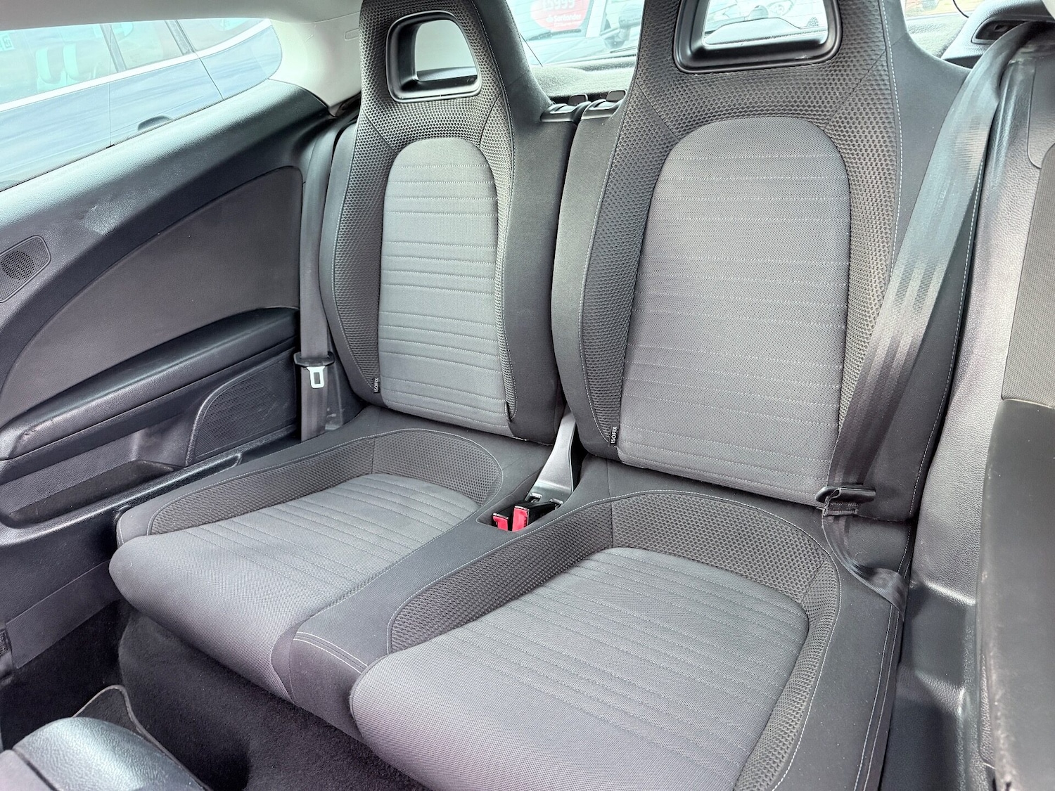 Used Volkswagen Scirocco 2011 for sale - 76334362: Photo 11