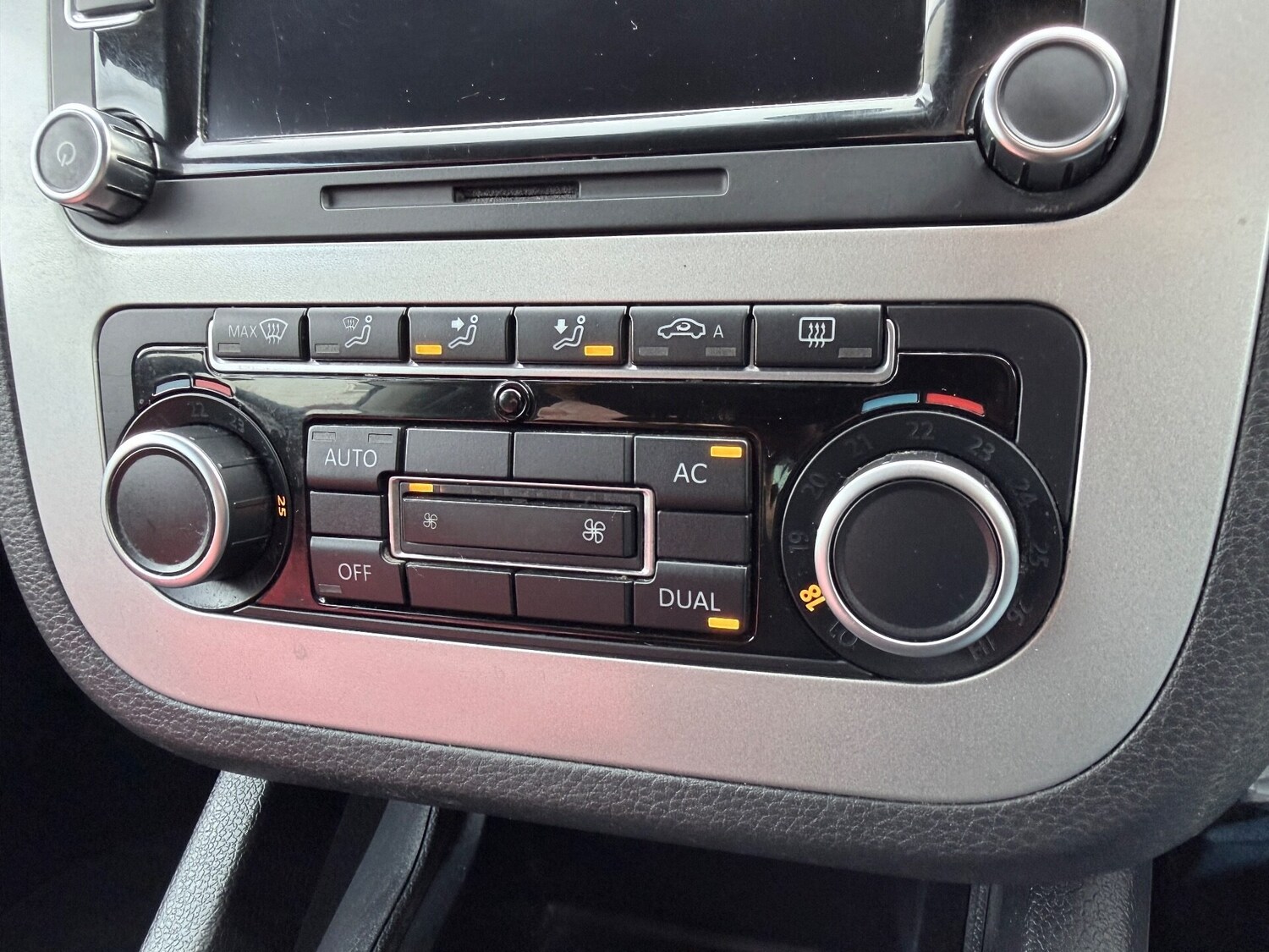 Used Volkswagen Scirocco 2011 for sale - 76334362: Photo 12