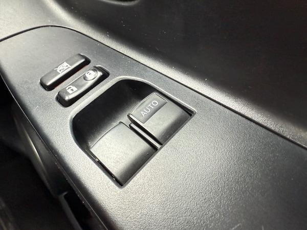 Used Toyota Yaris 2015 for sale - 75500165: Photo 16