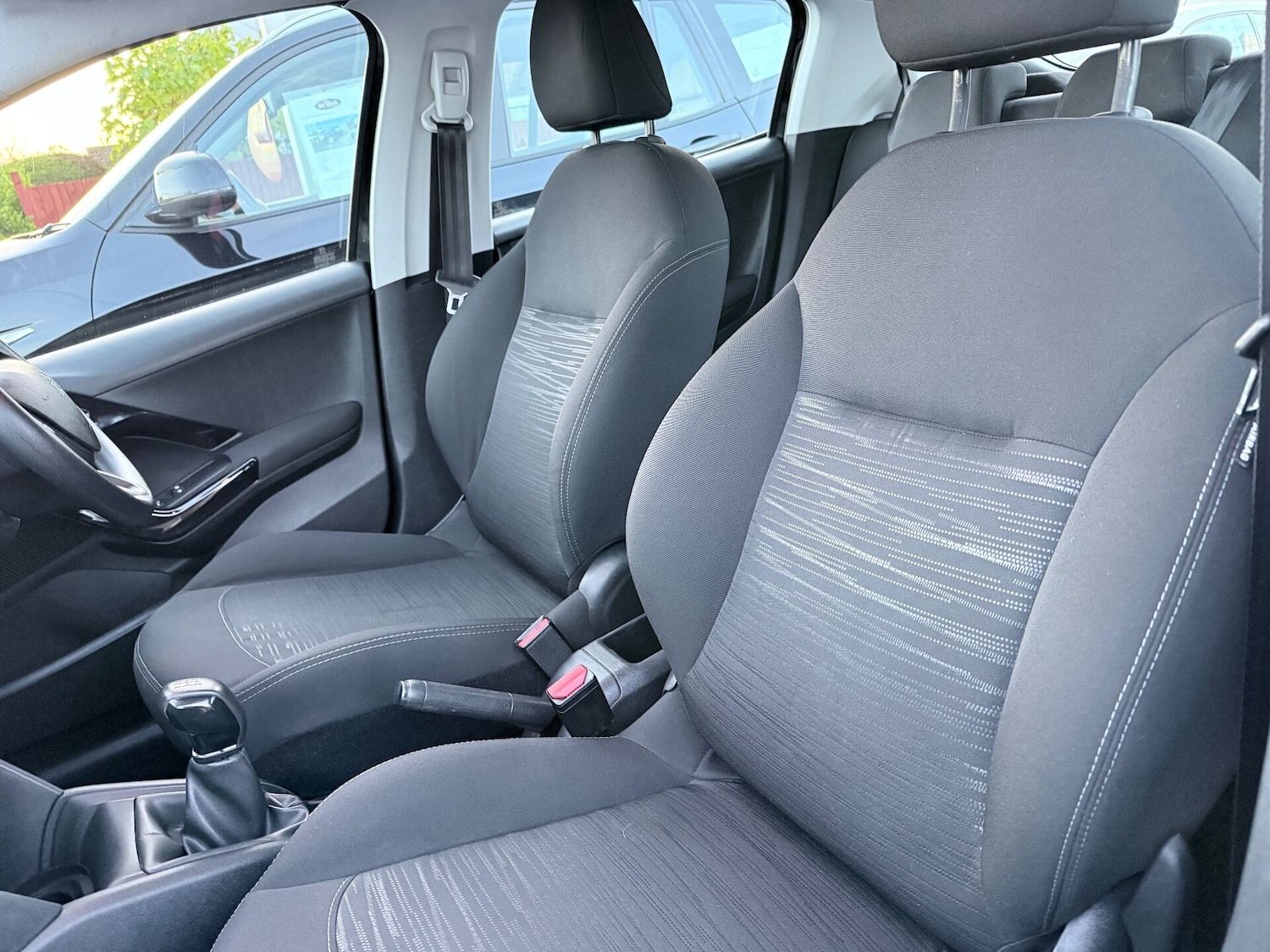 Used Peugeot 208 2016 for sale - 76379869: Photo 11