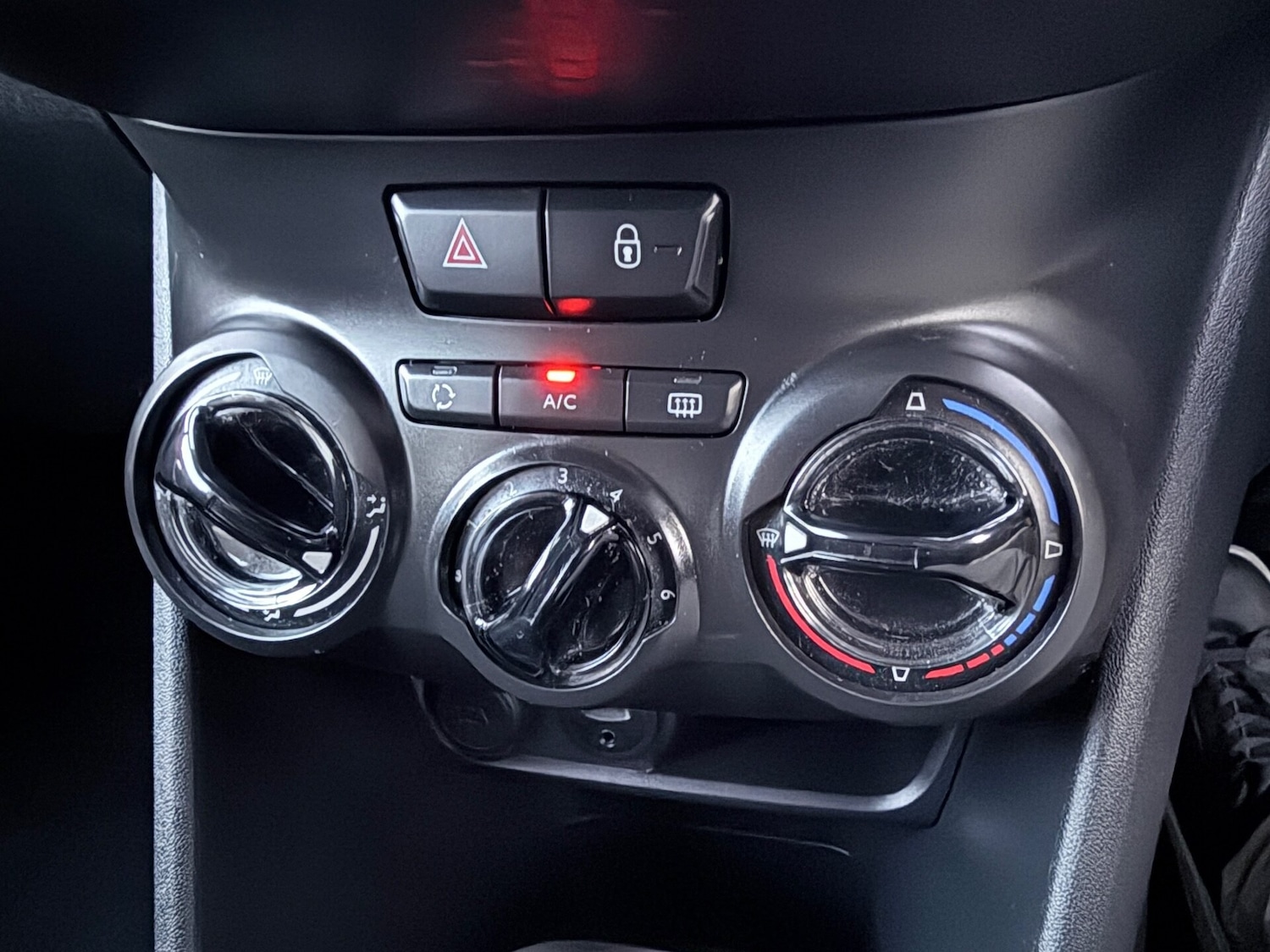 Used Peugeot 208 2016 for sale - 76379869: Photo 14