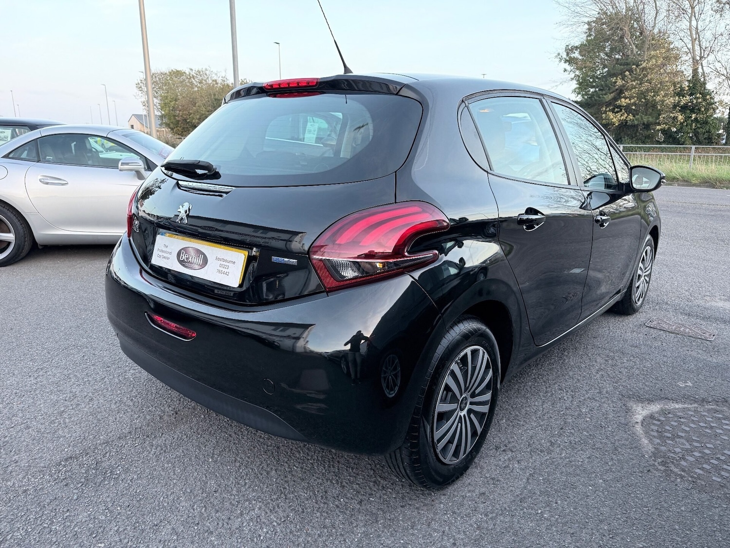 Used Peugeot 208 2016 for sale - 76379869: Photo 5