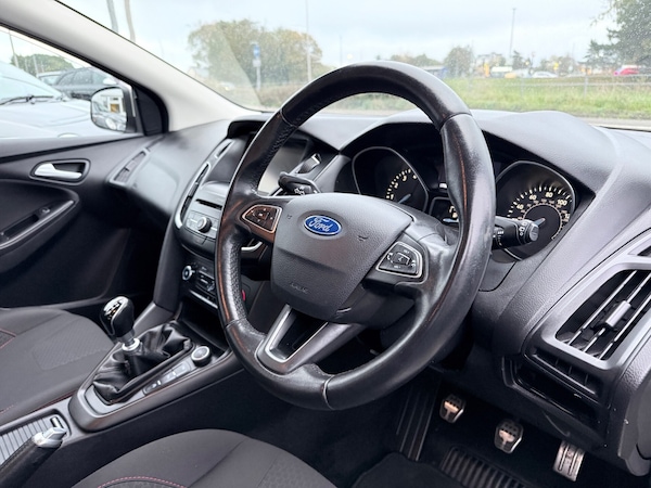 Used Ford Focus 2015 for sale - 76249349: Photo 10