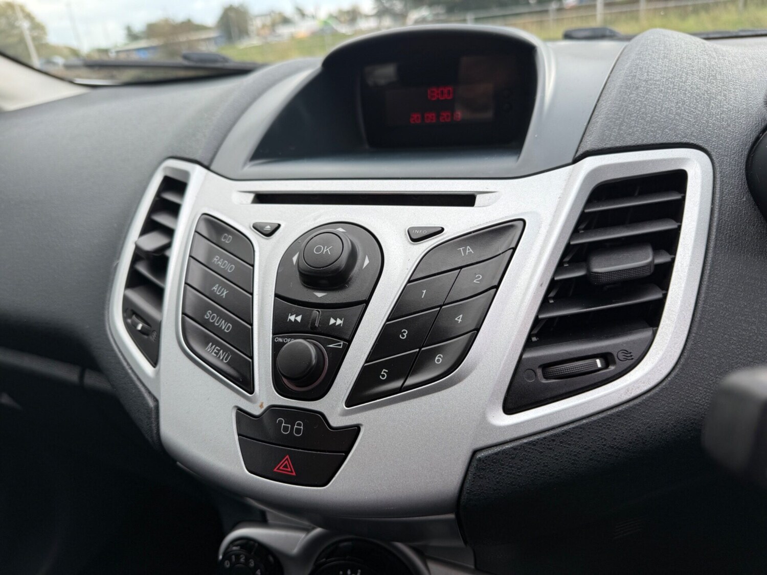 Used Ford Fiesta 2012 for sale - 75912792: Photo 14