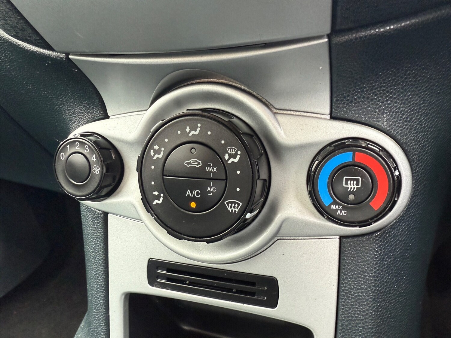 Used Ford Fiesta 2012 for sale - 75912792: Photo 19