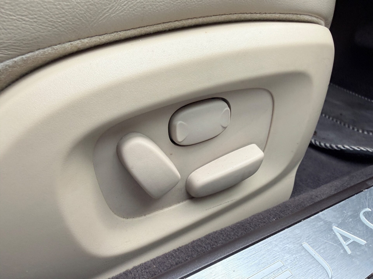 Used Jaguar XF 2011 for sale - 76776534: Photo 12