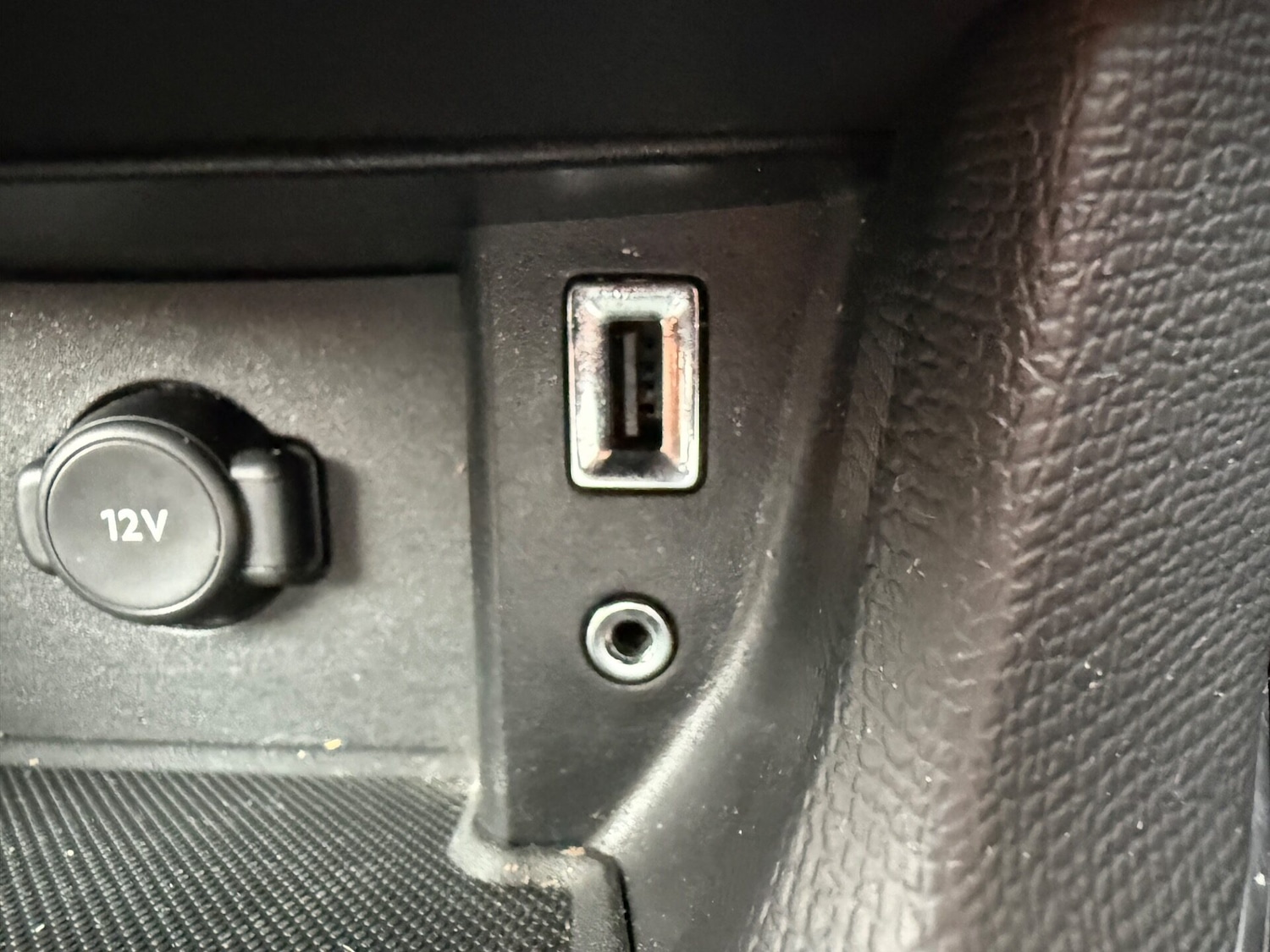 Used Peugeot 308 2014 for sale - 75426099: Photo 21