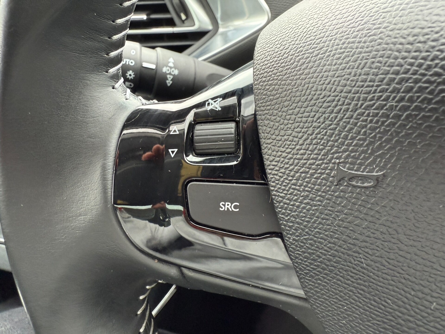 Used Peugeot 308 2014 for sale - 75426099: Photo 24