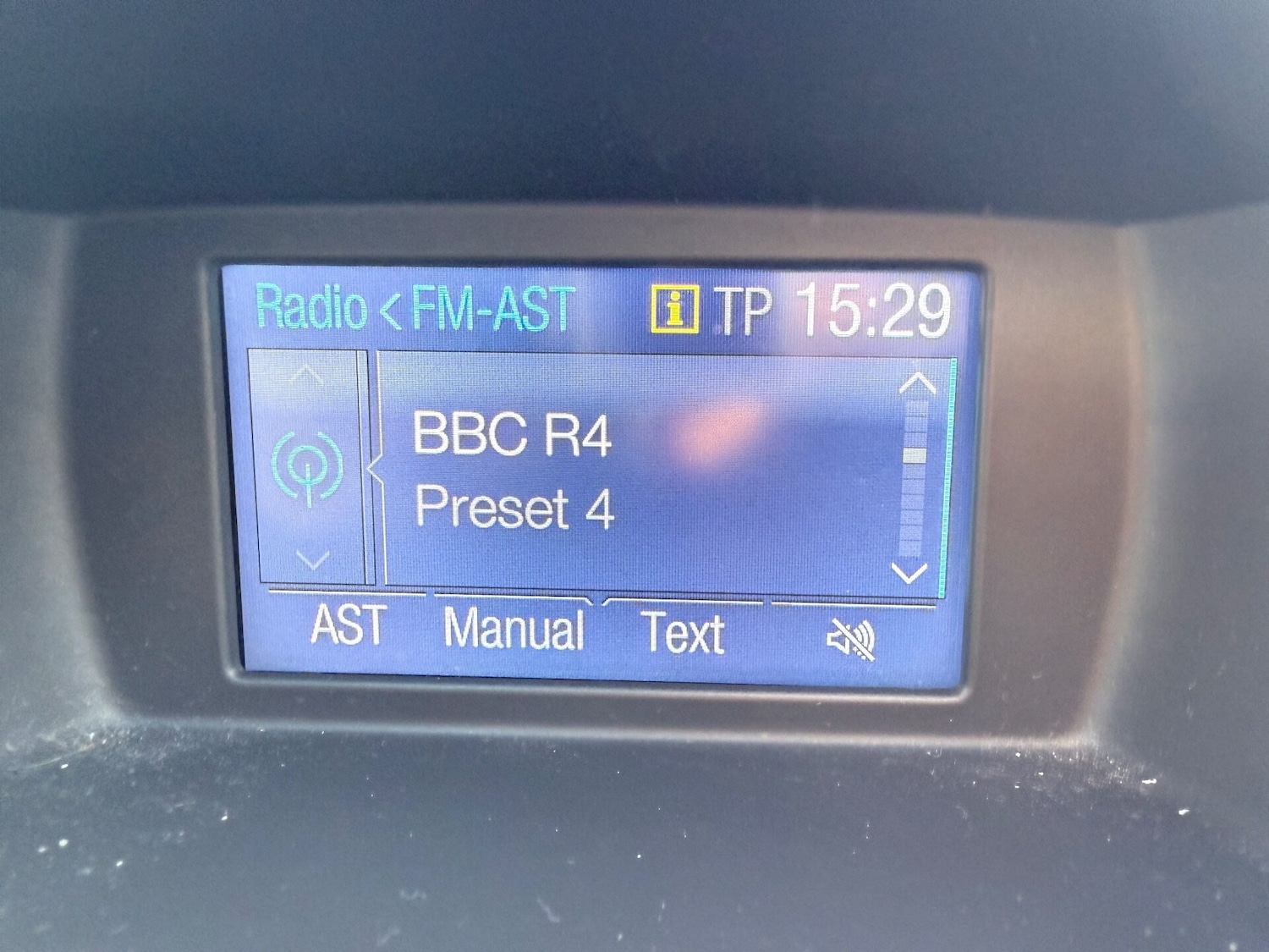 Used Ford Fiesta 2015 for sale - 76379872: Photo 17