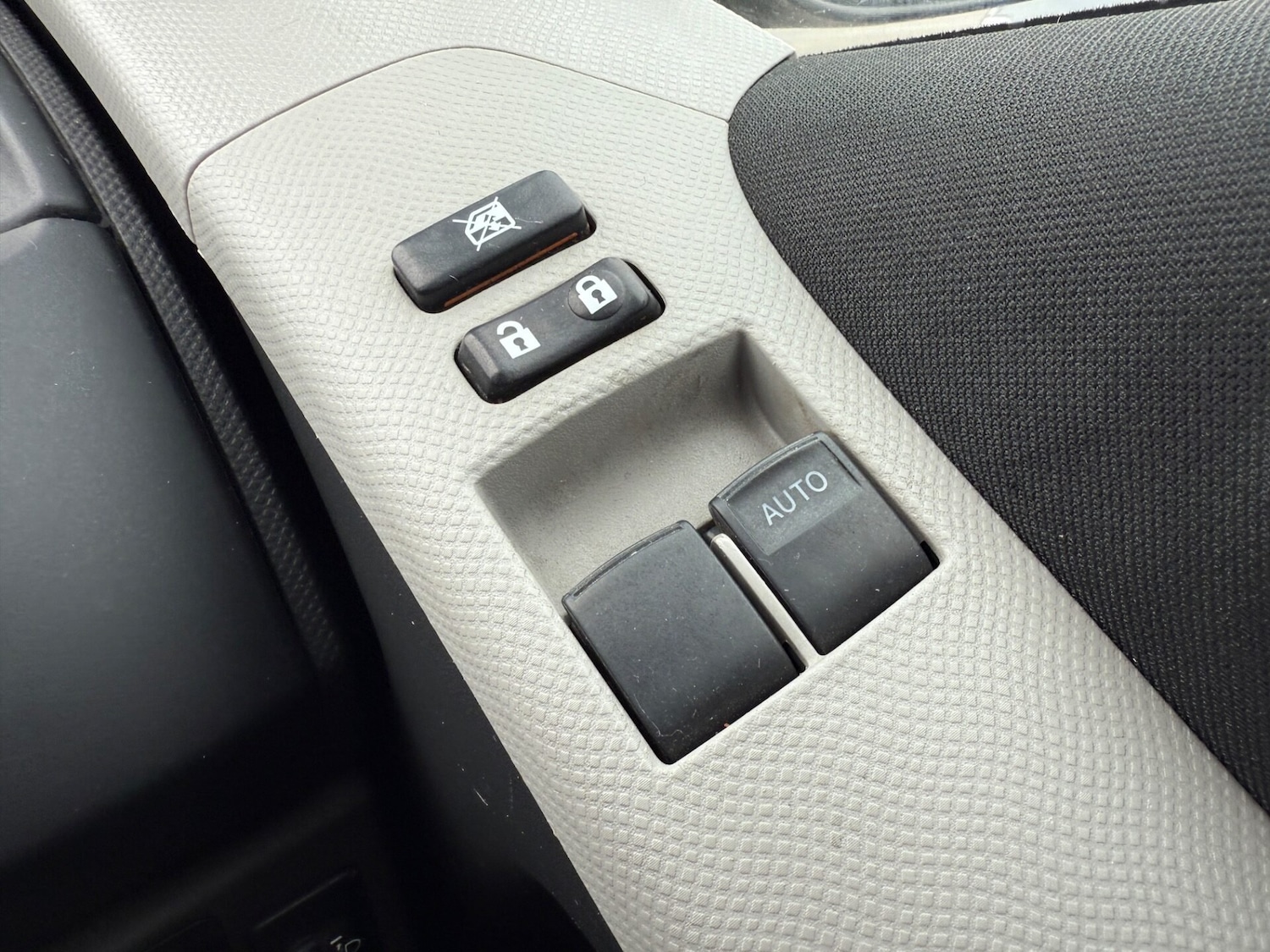 Used Toyota Yaris 2010 for sale - 76292356: Photo 16