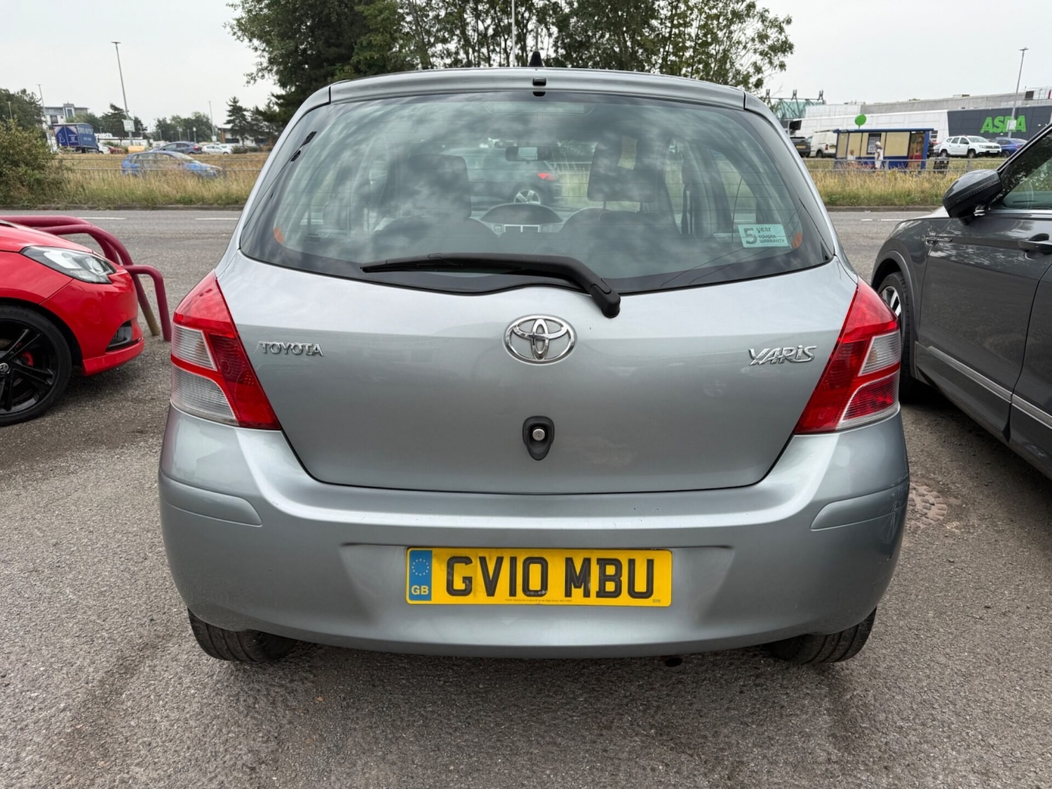 Used Toyota Yaris 2010 for sale - 76292356: Photo 6