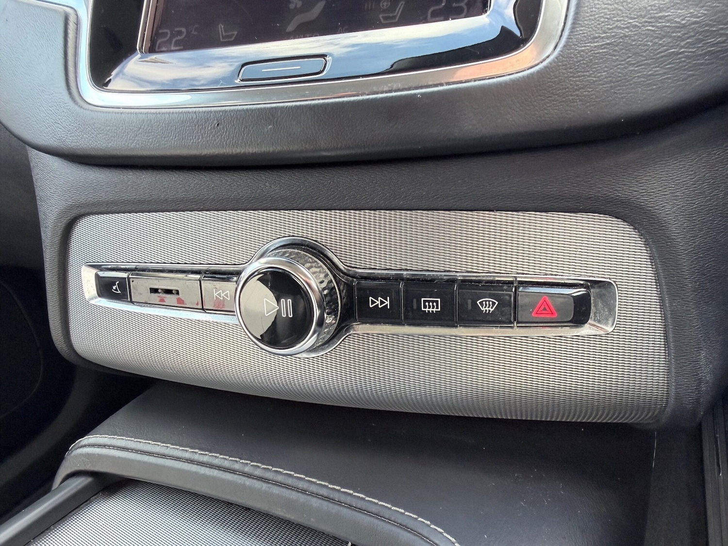 Used Volvo XC90 2015 for sale - 77199324: Photo 23