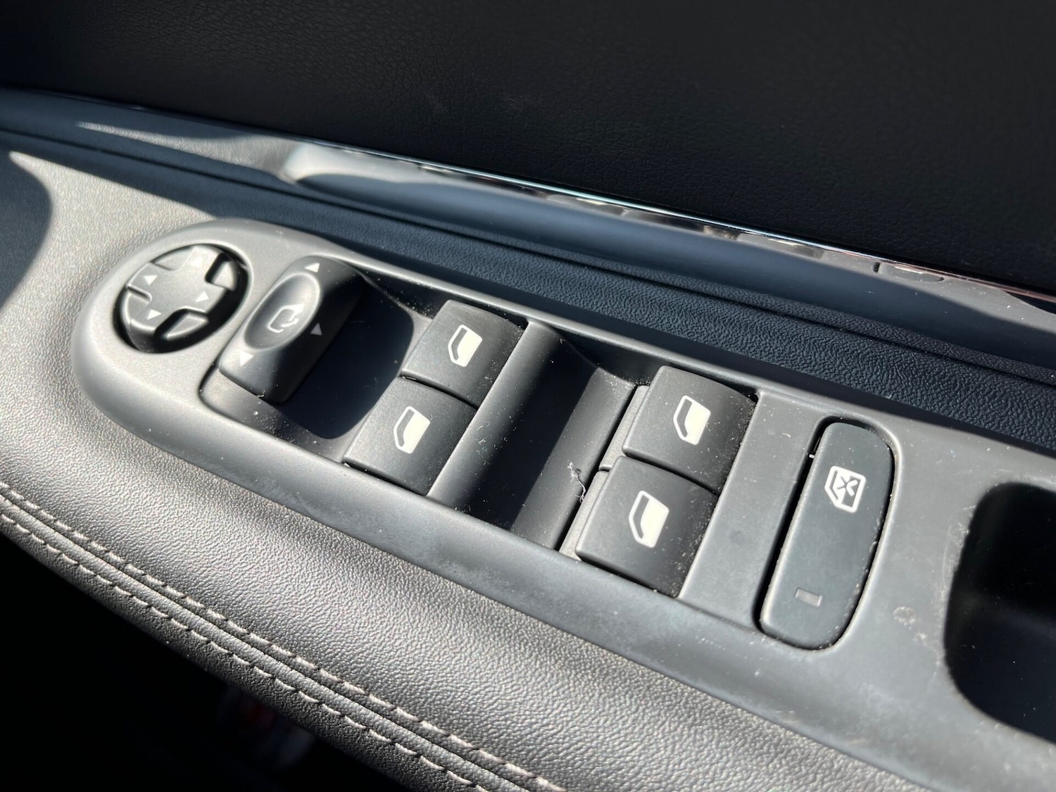 Used Peugeot 3008 2016 for sale - 76682453: Photo 29