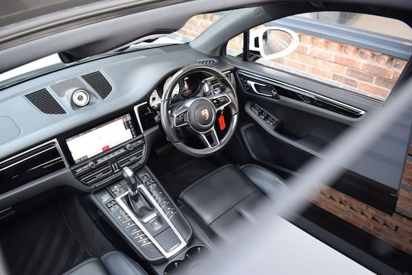 Used Porsche Macan 2019 for sale - 74877032: Photo 31