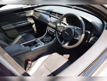 Used Jaguar XF 2017 for sale - 79166191: Photo