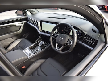 Used Volkswagen Touareg 2021 for sale - 76185179: Photo 3