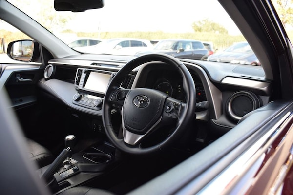 Used Toyota RAV4 2016 for sale - 76223318: Photo 10