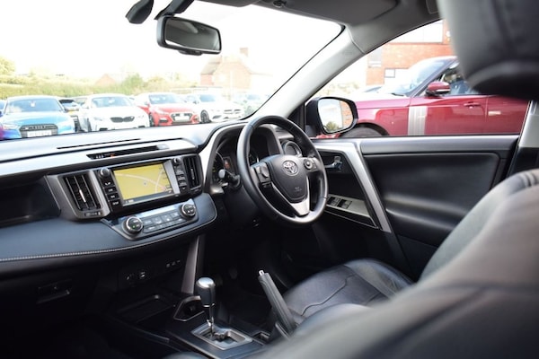 Used Toyota RAV4 2016 for sale - 76223318: Photo 29