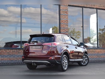 Used Toyota RAV4 2016 for sale - 76223318: Photo 2