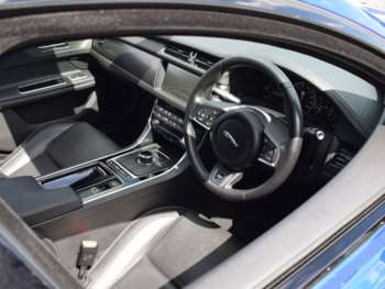 Used Jaguar XF 2018 for sale - 75020440: Photo